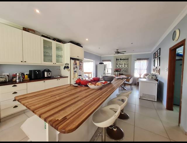 4 BEDROOM FREESTANDING FOR SALE IN MEER EN SEE